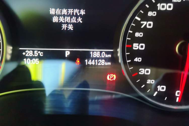 Used Audi A6L 2012 TFSI Standard Model Odometer Close Up