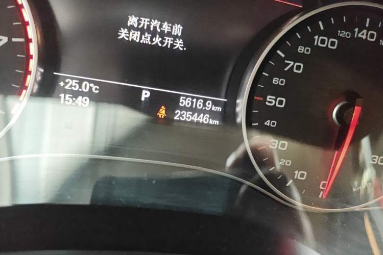 Used Audi A6L 2012 30 FSI Luxury Model Odometer Close Up