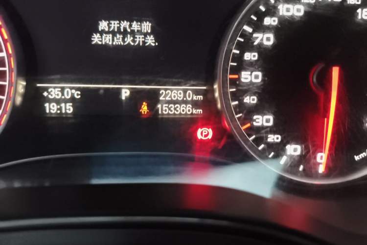 Used Audi A6L 2012 TFSI Standard Model Odometer Close Up