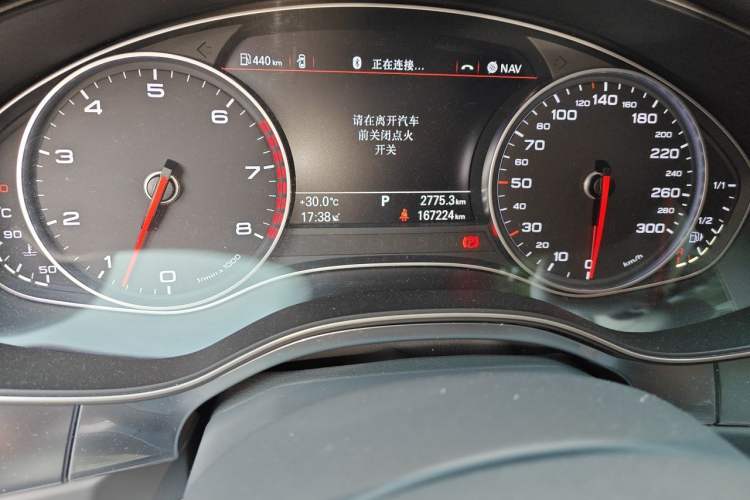 Used Audi A6L 2012 30 FSI Technology Edition Odometer Close Up