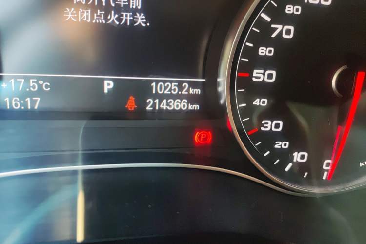 Used Audi A6L 2012 TFSI Standard Model Odometer Close Up