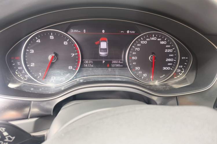 Used Audi A6L 2012 35 FSI quattro Luxury Model Odometer Close Up