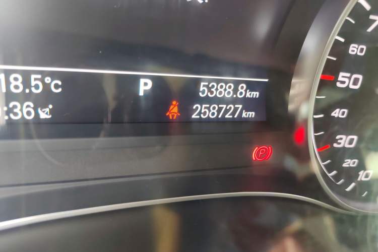 Used Audi A6L 2012 TFSI Standard Model Odometer Close Up