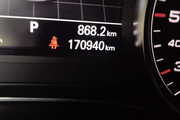 Used Audi A6L 2012 35 FSI Luxury Model Odometer Close Up