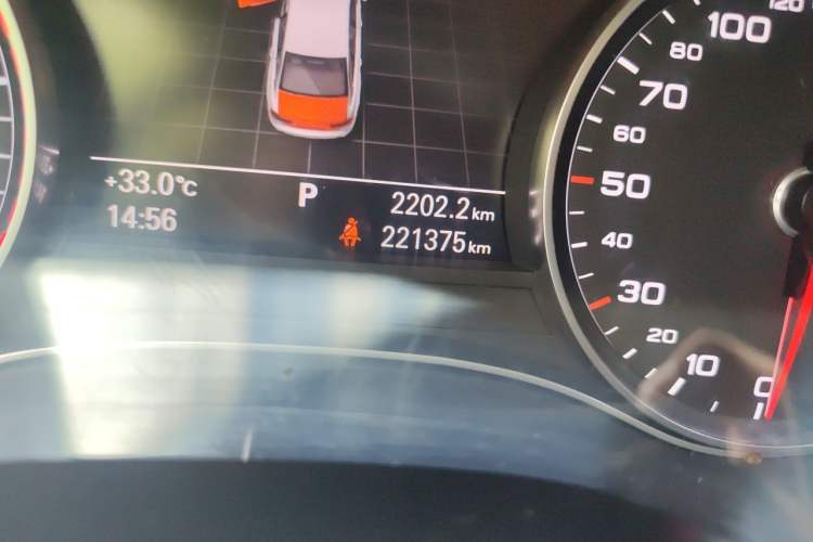 Used Audi A6L 2012 30 FSI Comfort Model Odometer Close Up