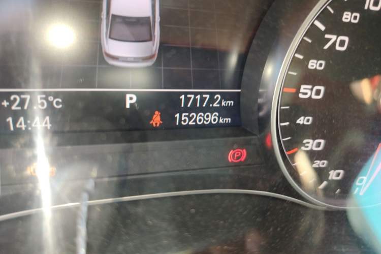 Used Audi A6L 2012 30 FSI Technology Edition Odometer Close Up