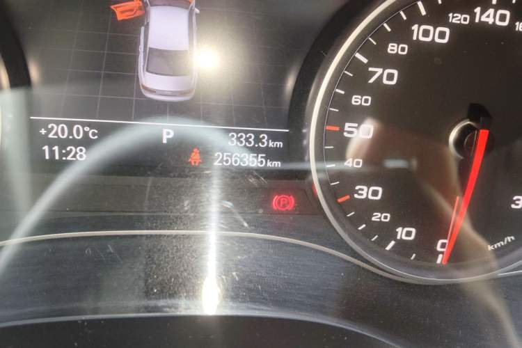 Used Audi A6L 2012 30 FSI Technology Edition Odometer Close Up