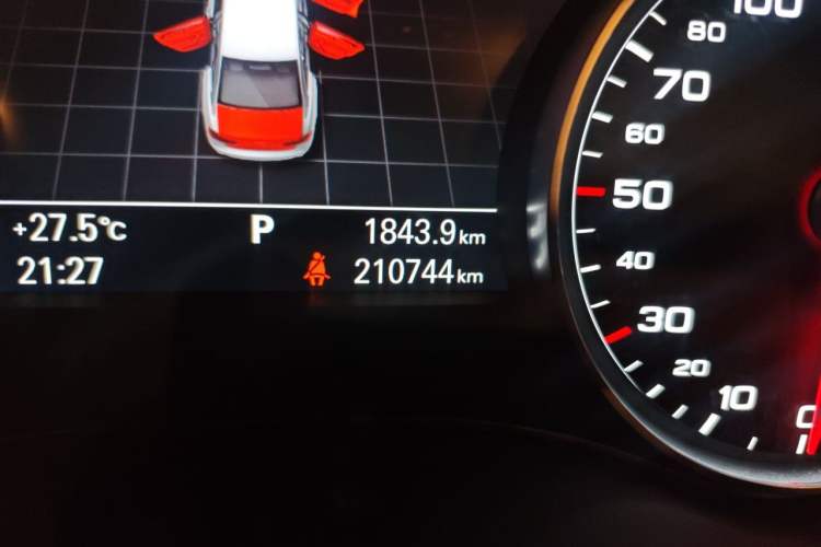 Used Audi A6L 2012 30 FSI Comfort Model Odometer Close Up