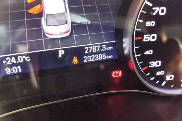 Used Audi A6L 2012 30 FSI Comfort Model Odometer Close Up