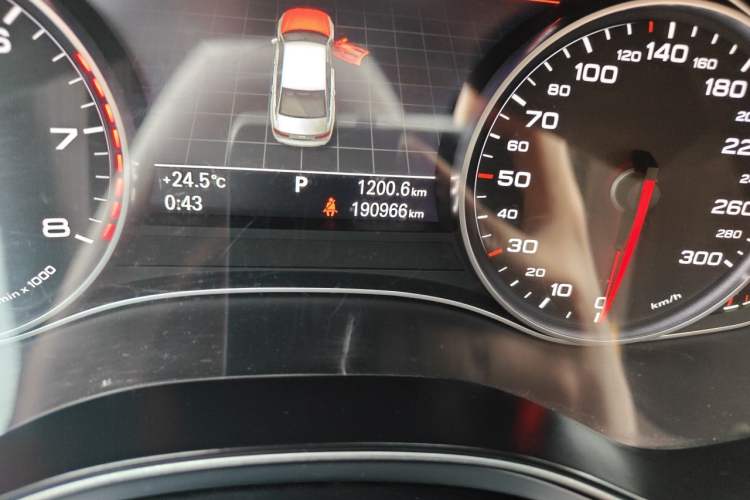 Used Audi A6L 2012 30 FSI Comfort Model Odometer Close Up