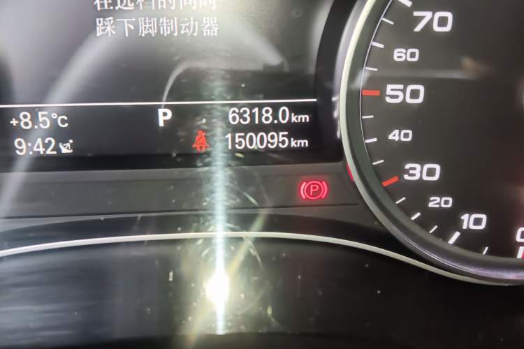 Used Audi A6L 2012 30 FSI Technology Edition Odometer Close Up