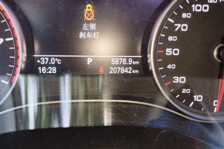 Used Audi A6L 2012 TFSI Comfort Model Odometer Close Up