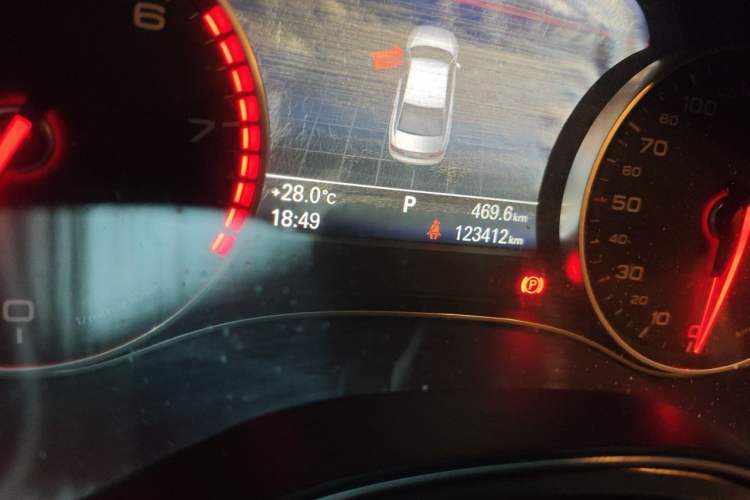 Used Audi A6L 2012 TFSI Comfort Model Odometer Close Up