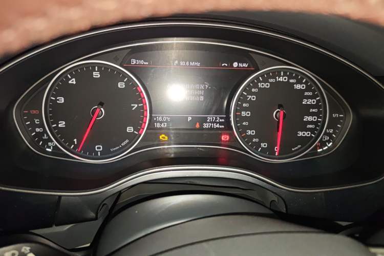 Used Audi A6L 2012 30 FSI Comfort Model Odometer Close Up