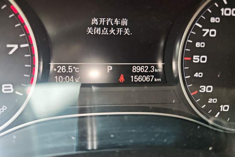 Used Audi A6L 2012 TFSI Standard Model Odometer Close Up