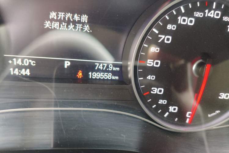 Used Audi A6L 2012 30 FSI Luxury Model Odometer Close Up