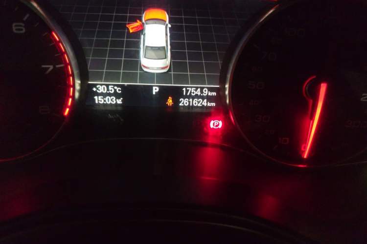 Used Audi A6L 2012 50 TFSI quattro Luxury Model Odometer Close Up