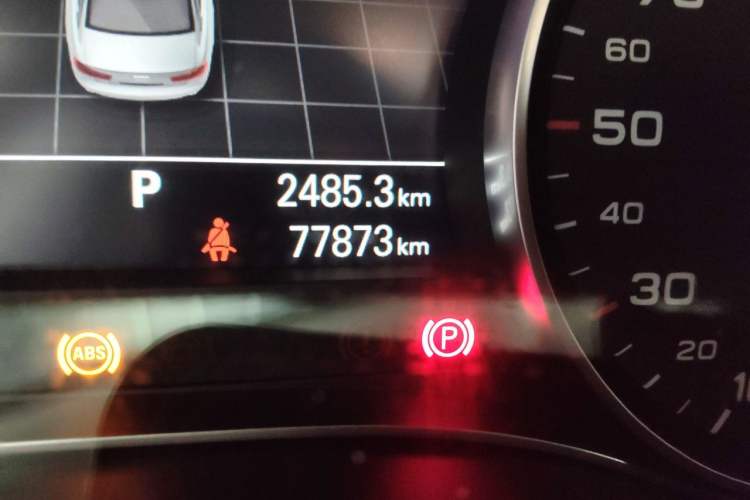 Used Audi A6L 2012 TFSI Standard Model Odometer Close Up