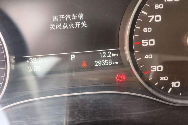 Used Audi A6L 2012 TFSI Standard Model Odometer Close Up
