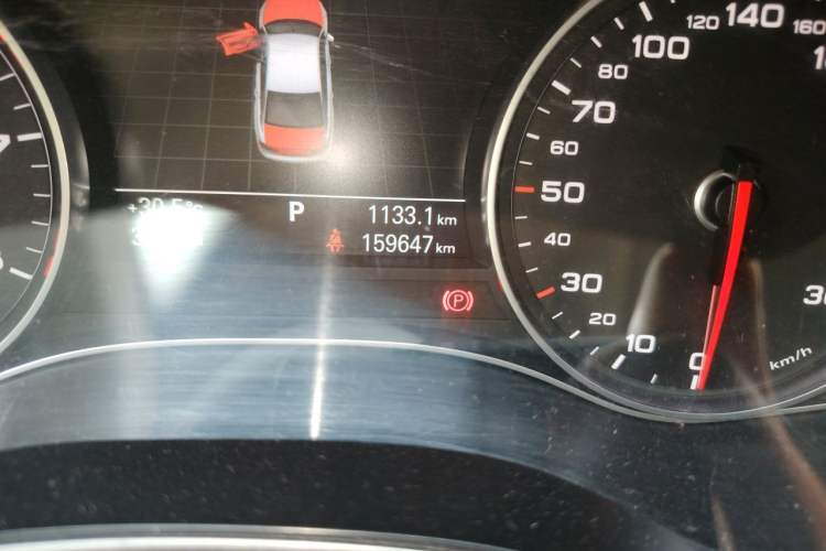 Used Audi A6L 2012 TFSI Standard Model Odometer Close Up