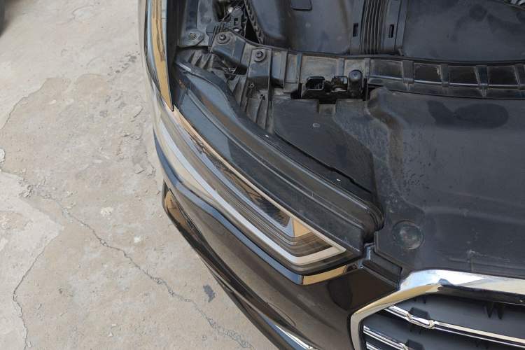 Used Audi A6L 2012 50 TFSI quattro Luxury Model Right Front Headlight