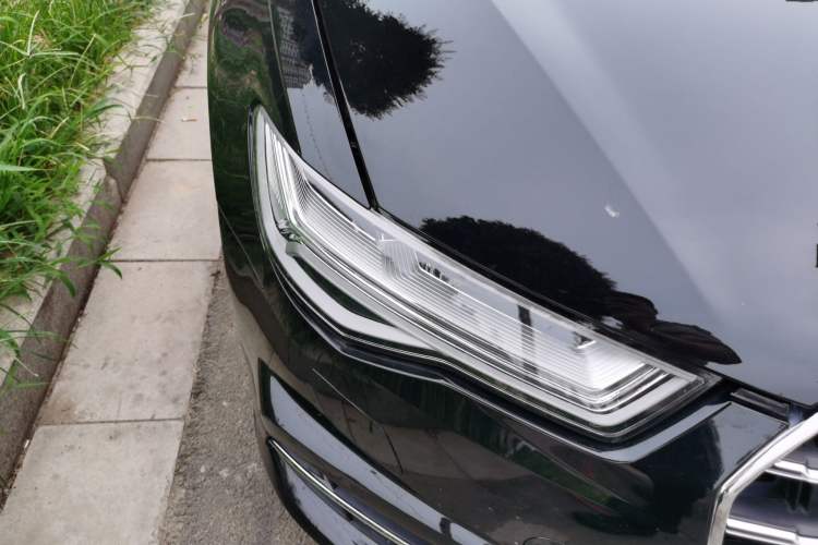 Used Audi A6L 2012 TFSI Standard Model Right Front Headlight