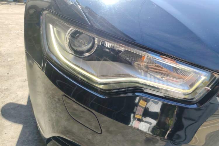 Used Audi A6L 2012 TFSI Standard Model Right Front Headlight