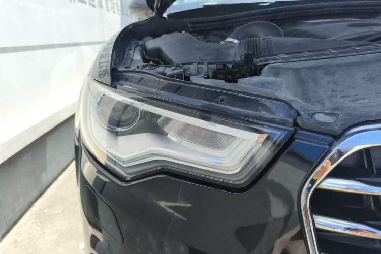 Used Audi A6L 2012 TFSI Standard Model Right Front Headlight