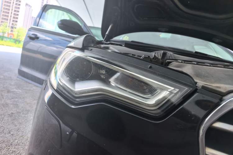 Used Audi A6L 2012 TFSI Standard Model Right Front Headlight