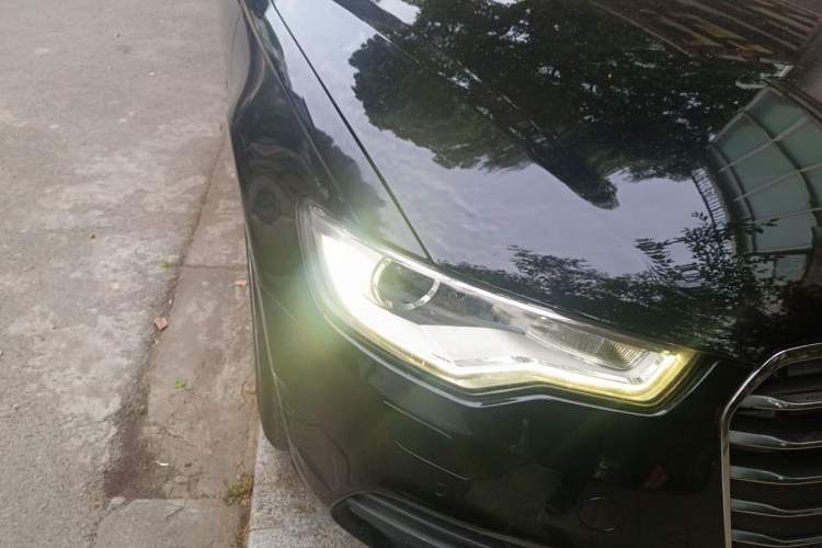 Used Audi A6L 2012 TFSI Standard Model Right Front Headlight