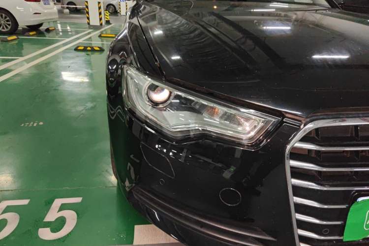Used Audi A6L 2012 TFSI Standard Model Right Front Headlight