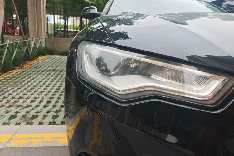 Used Audi A6L 2012 TFSI Standard Model Right Front Headlight