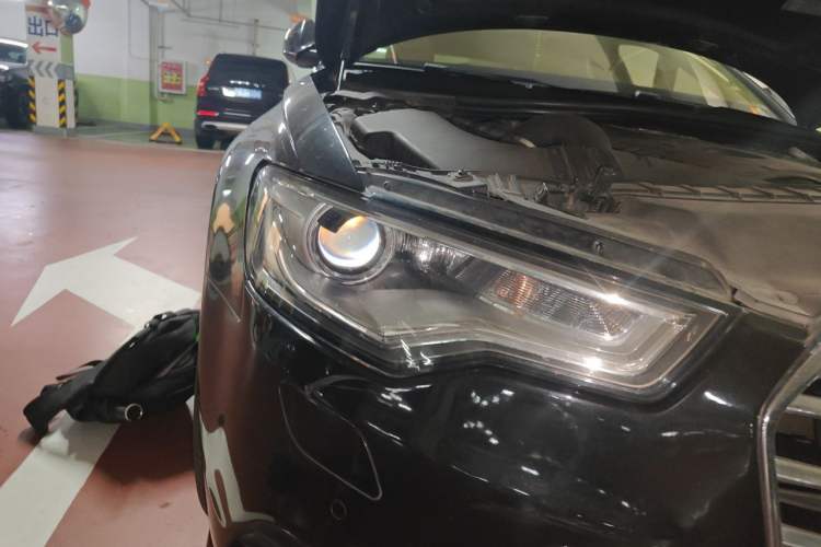 Used Audi A6L 2012 TFSI Standard Model Right Front Headlight