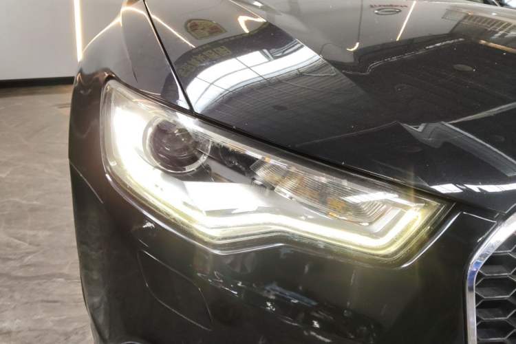 Used Audi A6L 2012 TFSI Standard Model Right Front Headlight