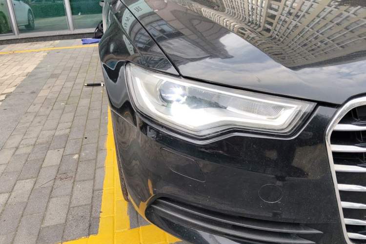 Used Audi A6L 2012 TFSI Standard Model Right Front Headlight