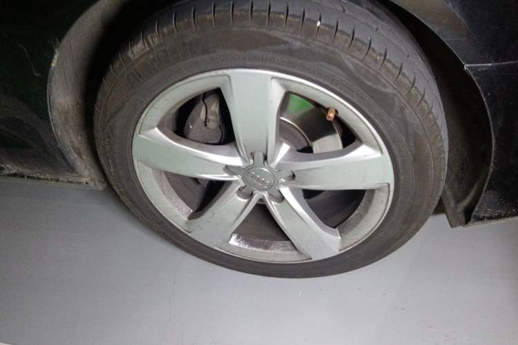 Used Audi A6L 2012 TFSI Standard Model Right Front Wheel Hub