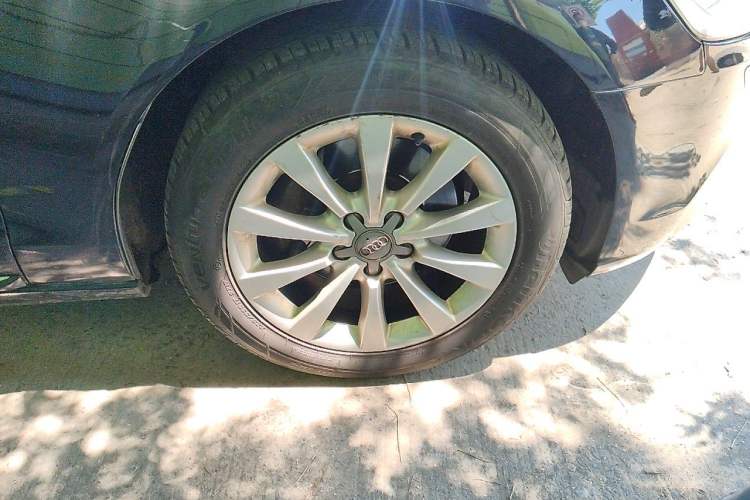 Used Audi A6L 2012 30 FSI Comfort Model Right Front Wheel Hub