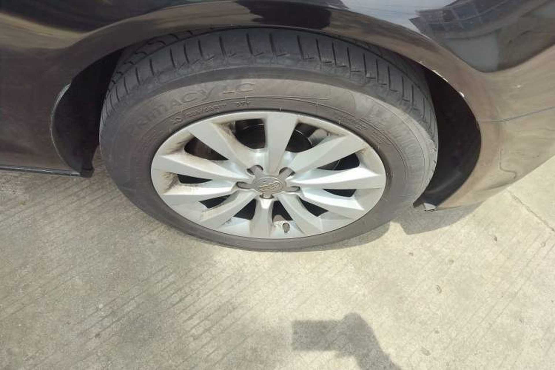 Used Audi A6L 2012 TFSI Standard Model Right Front Wheel Hub