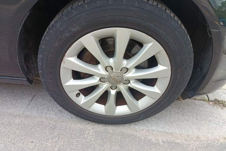 Used Audi A6L 2012 TFSI Standard Model Right Front Wheel Hub