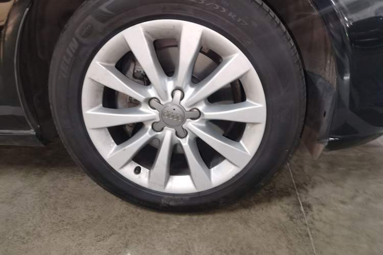 Used Audi A6L 2012 30 FSI Comfort Model Right Front Wheel Hub