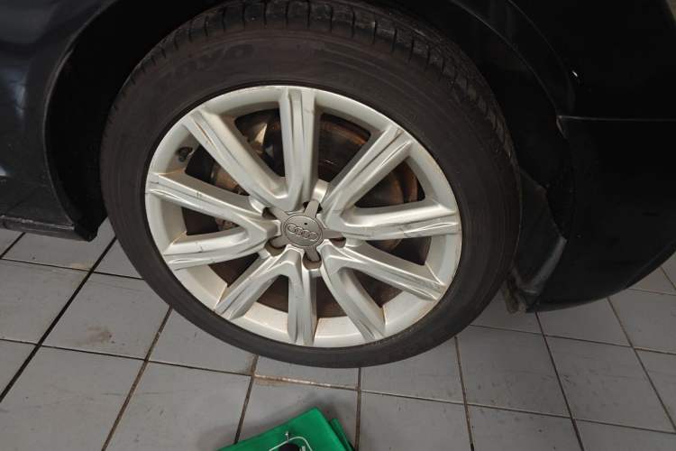 Used Audi A6L 2012 TFSI Standard Model Right Front Wheel Hub