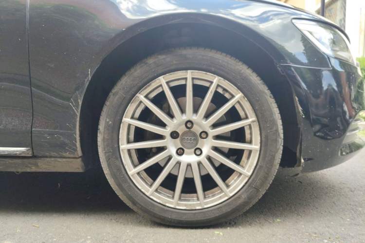 Used Audi A6L 2012 30 FSI Comfort Model Right Front Wheel Hub
