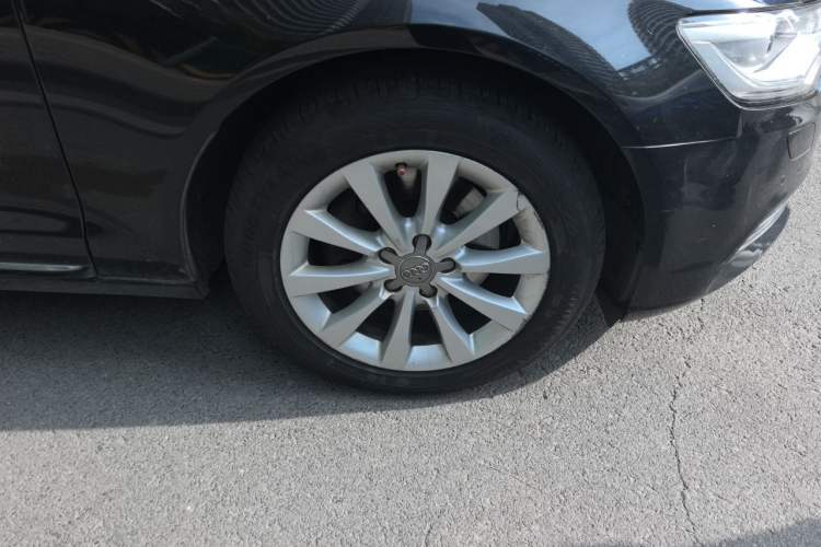 Used Audi A6L 2012 30 FSI Luxury Model Right Front Wheel Hub