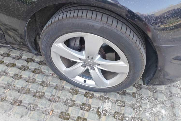 Used Audi A6L 2012 TFSI Standard Model Right Front Wheel Hub