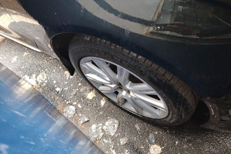 Used Audi A6L 2012 30 FSI Comfort Model Right Front Wheel Hub