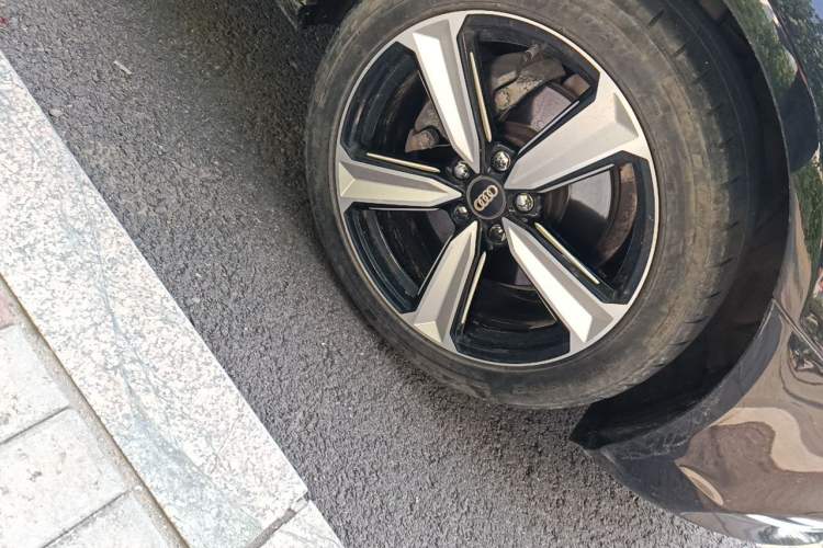 Used Audi A6L 2012 35 FSI Comfort Model Right Front Wheel Hub
