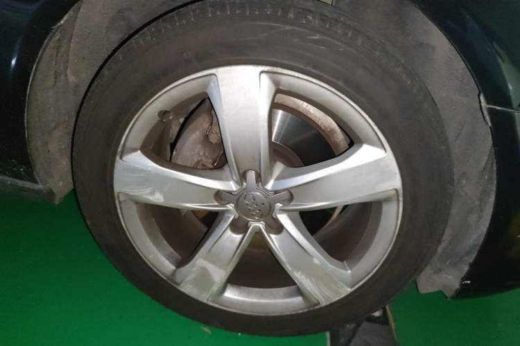 Used Audi A6L 2012 TFSI Standard Model Right Front Wheel Hub