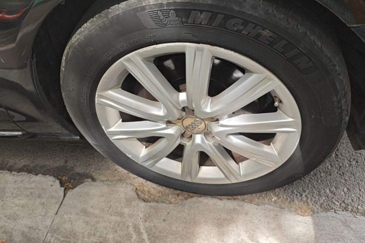 Used Audi A6L 2012 35 FSI Comfort Model Right Front Wheel Hub