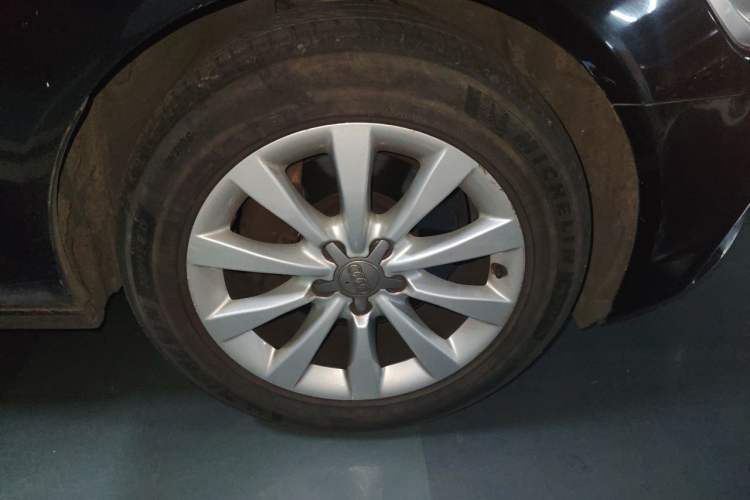Used Audi A6L 2012 TFSI Standard Model Right Front Wheel Hub