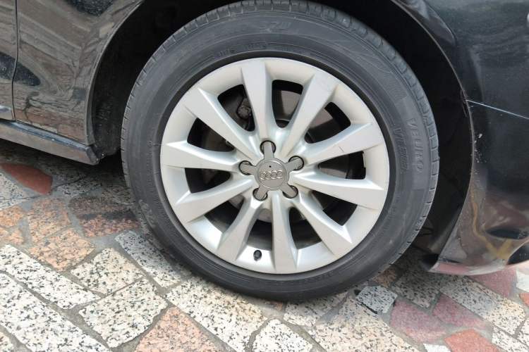 Used Audi A6L 2012 30 FSI Comfort Model Right Front Wheel Hub